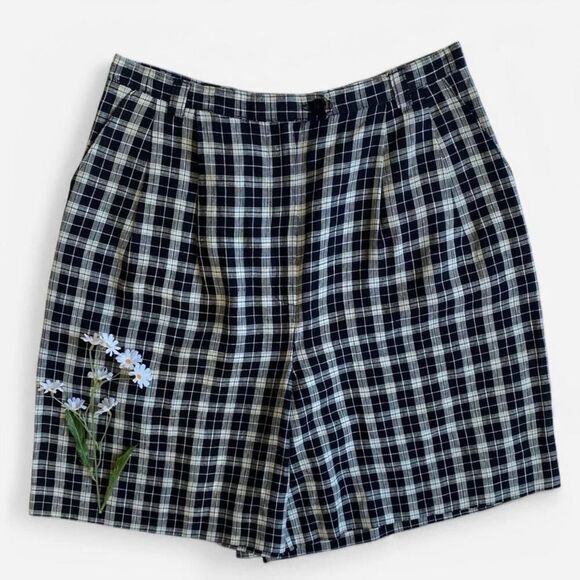 Vintage black & white plaid linen shorts - Picture 1 of 7